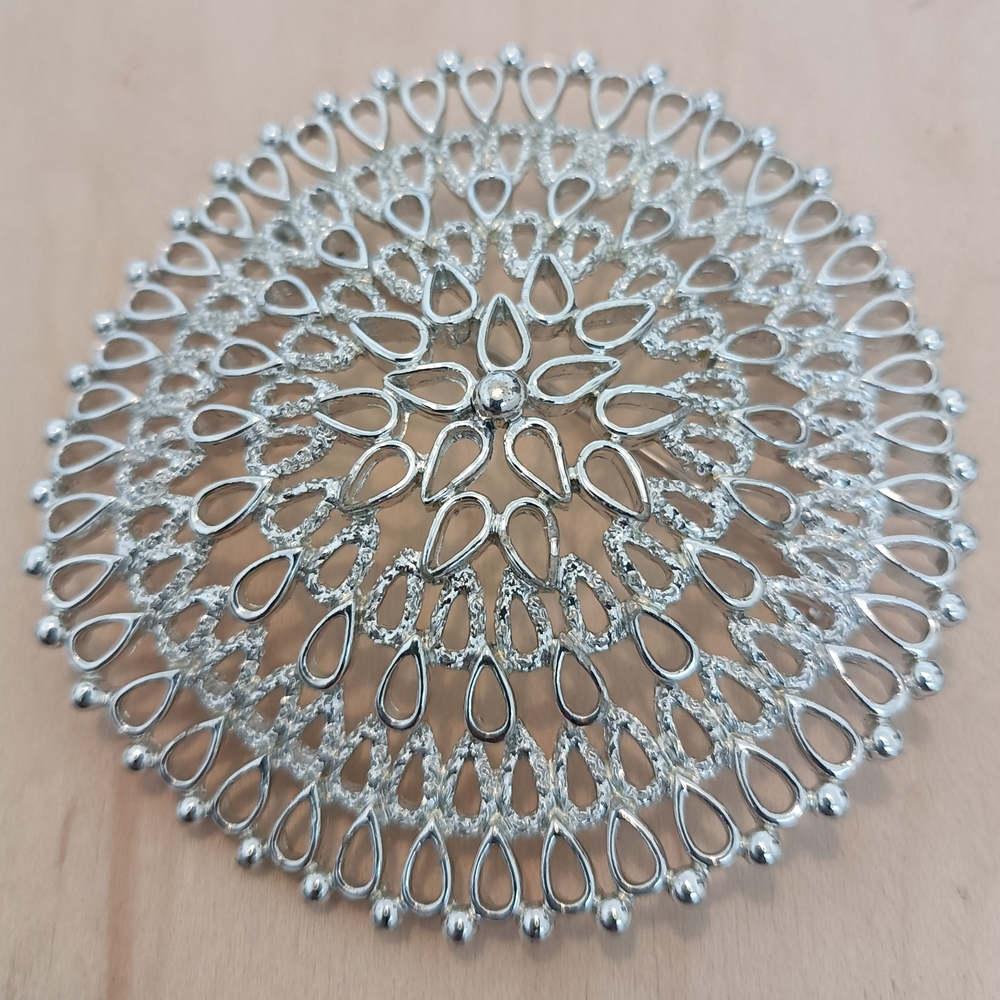 Sarah Coventry Silver Filigree Round Hair Accessory